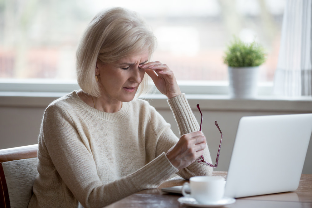 Sitting Too Close to the TV or Using Computers Will Damage Your Eyes