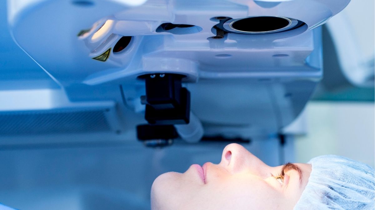 Corneal Refractive Therapy vs. LASIK: Choosing the Right Option