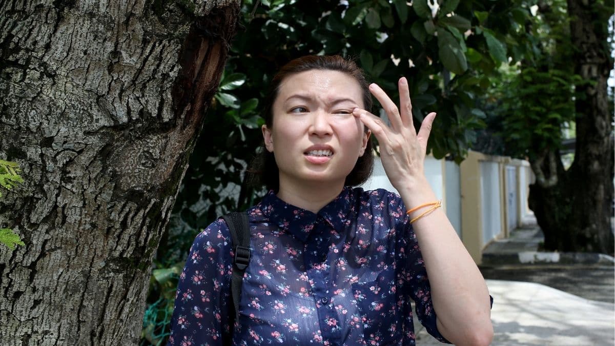 Signs of Poor Fitting Contact Lenses