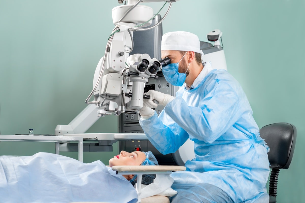 What to Expect from Pre and Post-Surgical Eye Care Visits