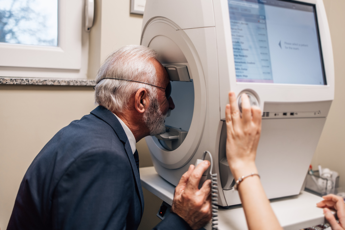 Distorted Vision and Driving: When It Signals an Urgent Eye Concern