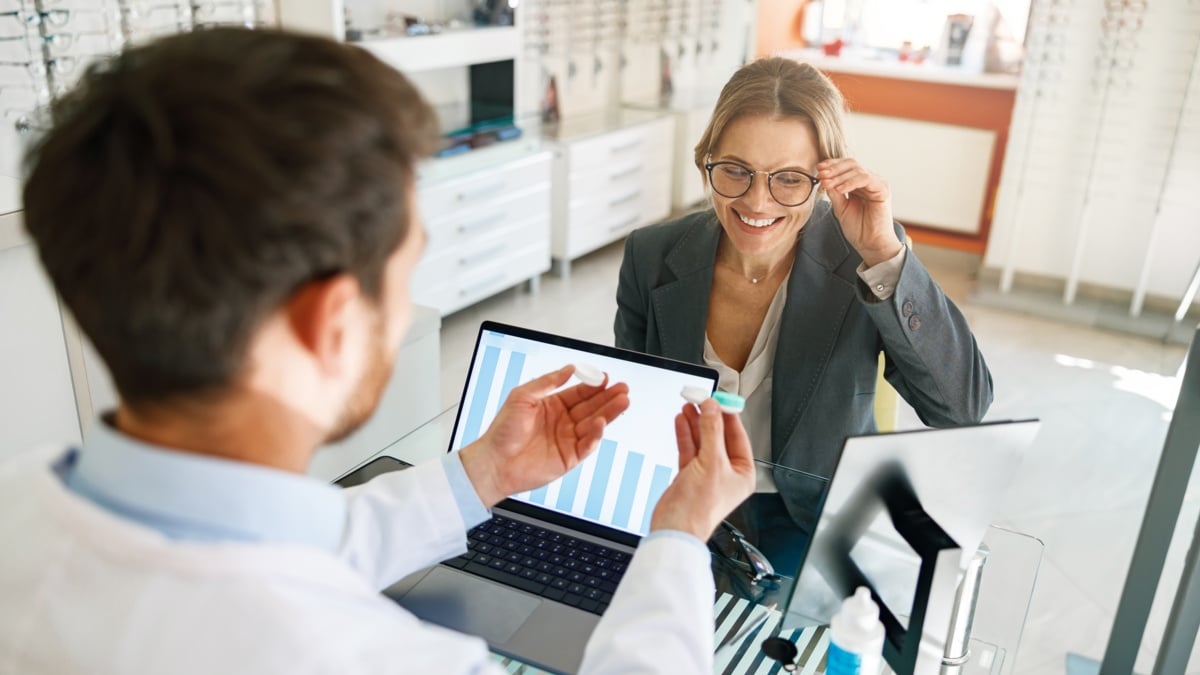 Should You Buy Contact Lenses Online Without a Local Fitting?