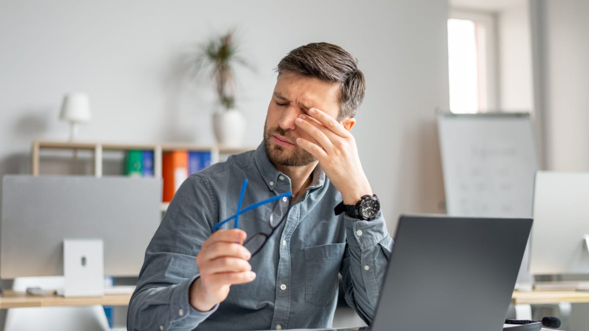 Dry Eyes After Wearing Glasses? Here’s What Causes It