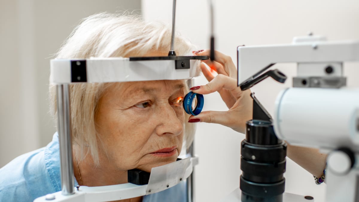 Can a Routine Eye Exam Detect Early Alzheimer’s Disease?